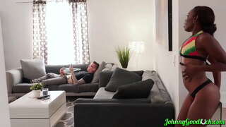 Ռասաների Միջև Cute Негритянкой Красоткой