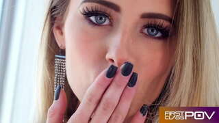 Стройная Красуня Кайлер Куін Трахацца Ад Першай Асобы