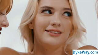 Ã�ズビアンスが恋愛のファーストステップと性別