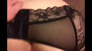 Ffycin fy melyn coetiroedd gwell gariad (mewn dillad isaf sexy). Gwrandewch ar y pussy!