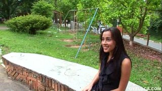 Latina derbyn cynnes facials ar ôl cael ei pussy a ass fucked caled