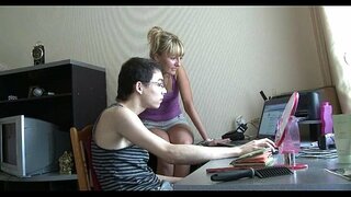 ȏ�やかなティーンギャルはわんちゃんファッション