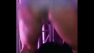 Sexy hugaw sa pagsayaw funk nga walay panty mismo