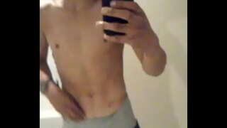 ���၉yr ဟောင်းတောင်ကြီးမားသောကြက်