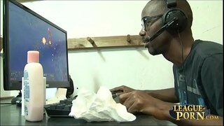 [League of Porn] Riven the Exile - Bella Nikole Schwaarz #1 [Liga der Getz]