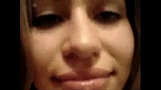 Camila tomando porra