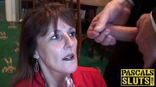 Ամուսնալուծված հասուն լեդի Pandora վայելում հնազանդ սեքսով