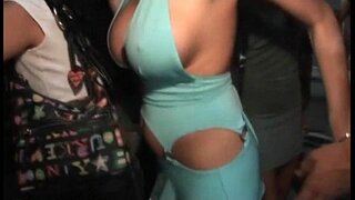 подцеплять աղջիկների ակումբում