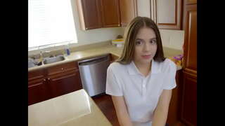 Studentessa viene Scopata e si presenta In