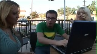 Pár csúnya vegye fel a művészek Eve Lawrence Trina Michaels a látnivalók