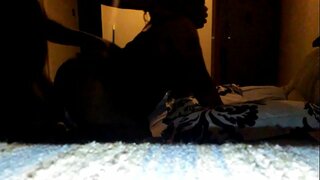 ���ात्री उशिरा स्मॅश