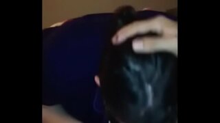 ���ിംഗിൾ ഒരു കിളുന്തുപയ്യന് നൽകുന്ന