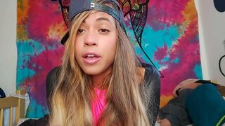 על ידי אינטראקציה עם האוהדים,