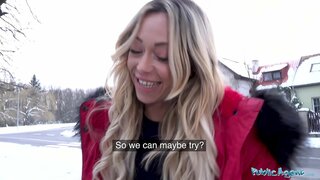 ���აჯარო ტელ.: ევროპის პატარა ძუძუები, ჯენიფერ Amilton, გაღიზიანება