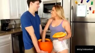 Seks med bratje in sestre! Sestra je veselje, ki daje žaba za vaš Id!