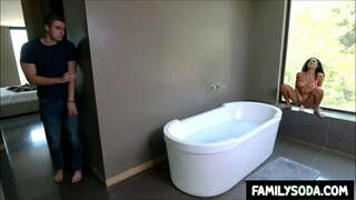 Mac glacaidh nighean [f] fucking san dildo in the bathroom