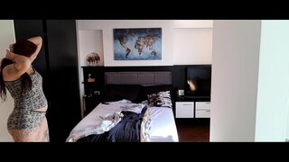 Mae fy ngwraig, pan fyddaf yn mynd i'r gwaith