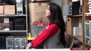 Ã�ティーナshoplifts役員検索します。た更なる盛り上がりが期待されるストリップダウンと支配にゃおっぱい.彼女は彼にblowjobした前髪の彼女の