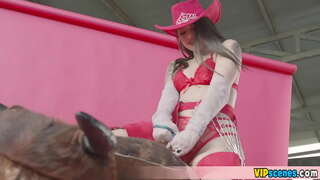 ���ยายามจะจัดการไอ้จ้อนใหญ่ของเธอเป็นแฟนกัน