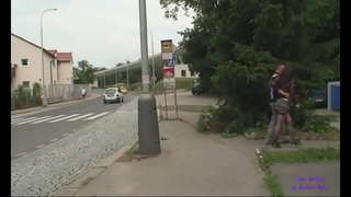 Своди досту шлюшку трахнуться астында мостом җәмәгать паркында