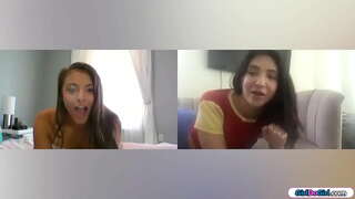 ���ॉएड ही gfs वापर करण्याचा निर्णय त्यांच्या खेळणी दरम्यान एक videocall.उठावदार उरोज असलेली तरूणी पार्शवी चोदन plugs तिची गांड तर लहान स्तन दाट तपकिरी रंगाचे केस संच तिचे नितंब वर एक टॉय